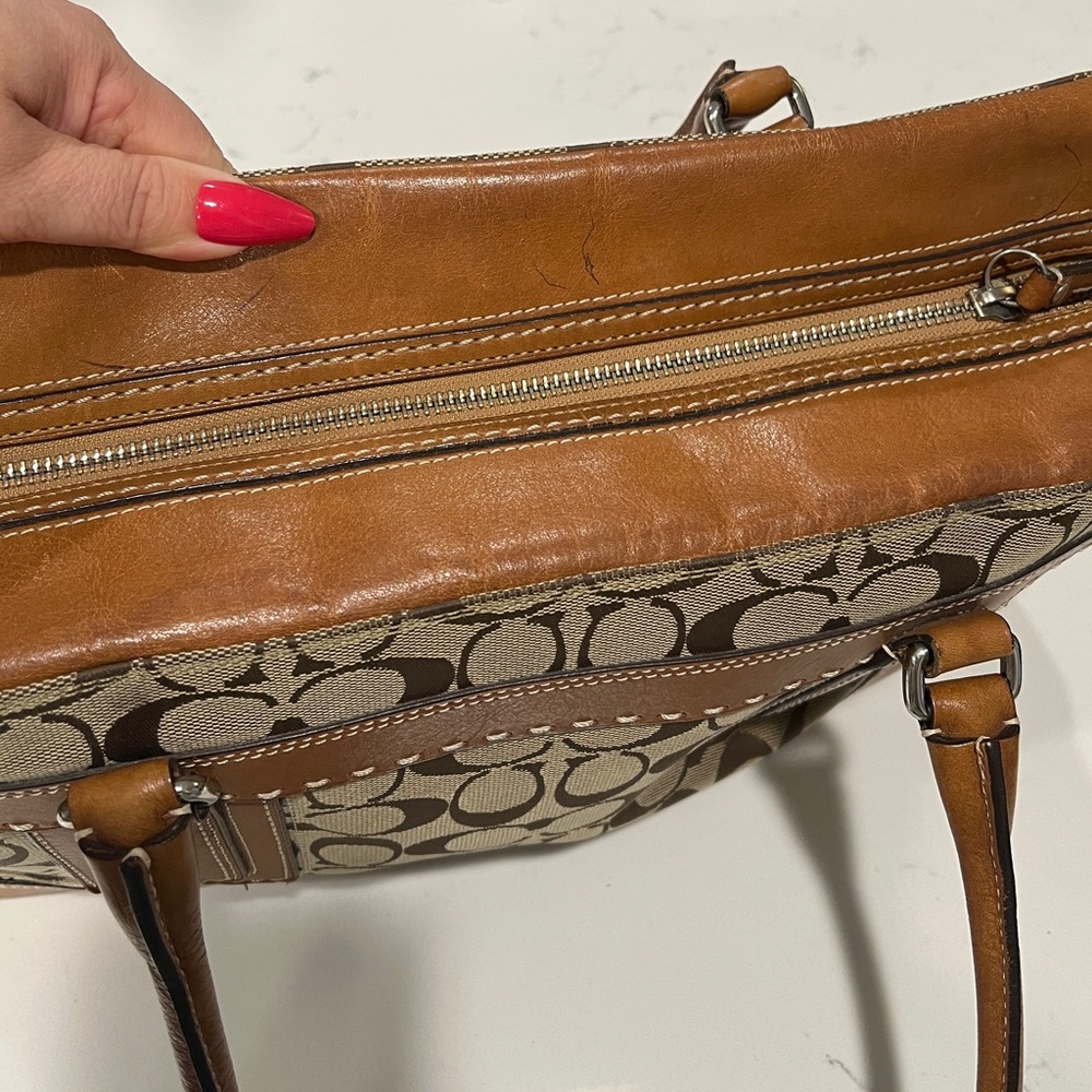 Coach Bag! - Picture 8 of 16